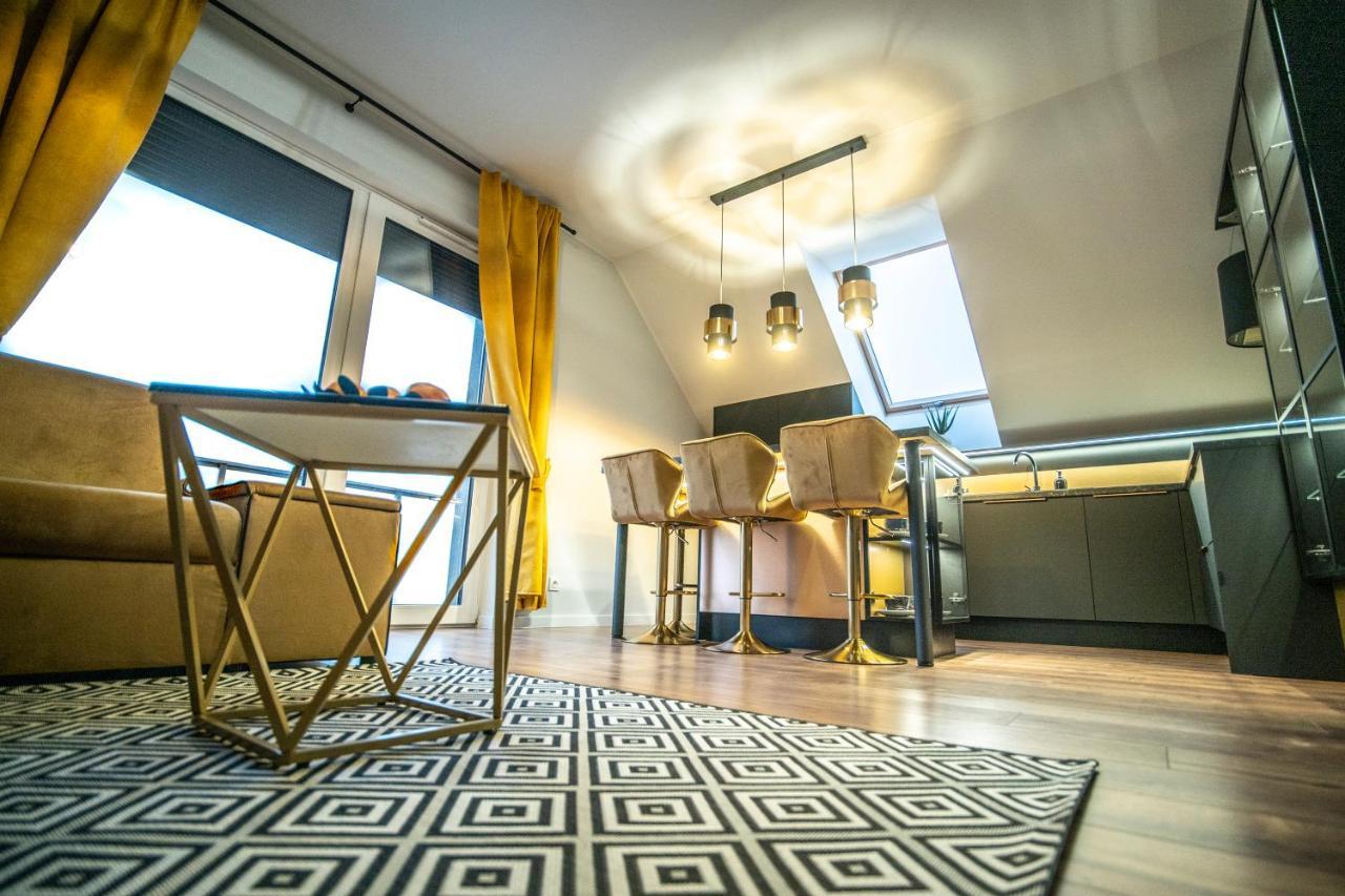 Apartament W Cieplicach Gold Jelenia Gora Luaran gambar